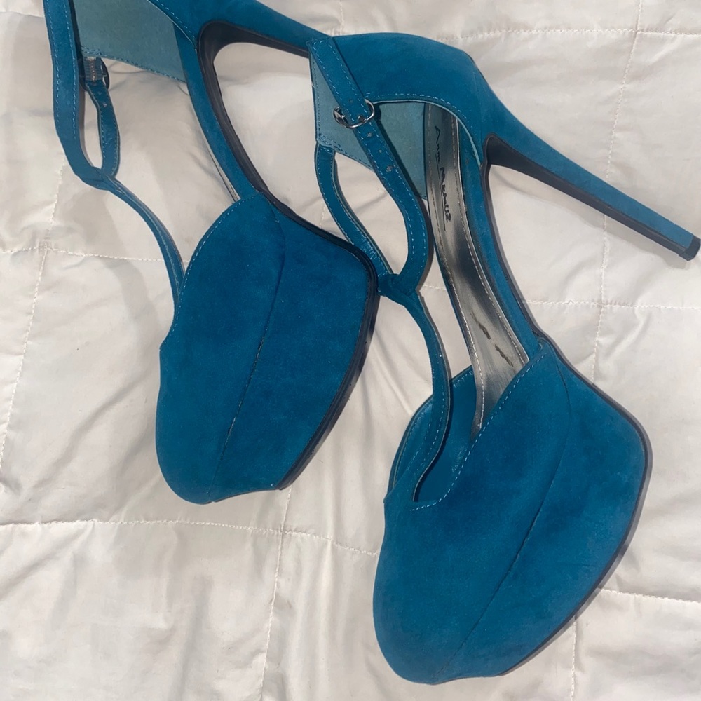 Anne Michelle heels